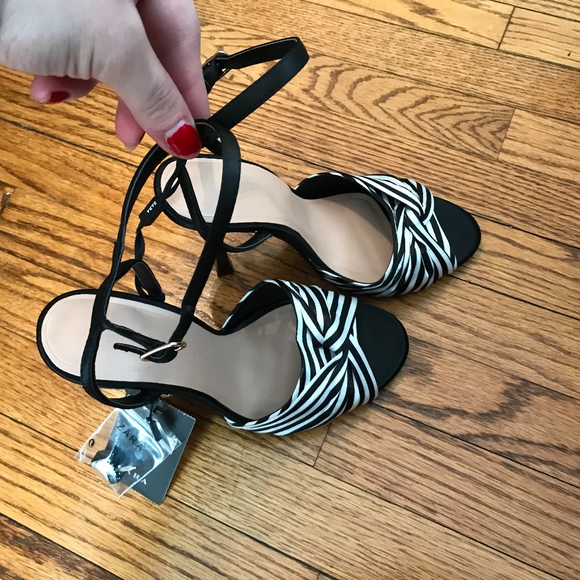 Zara Black & White Open Toe Heels - Picture 2 of 6